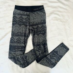 Nike Pro Black and Gray Fair Isle Abstract Leggings Size S